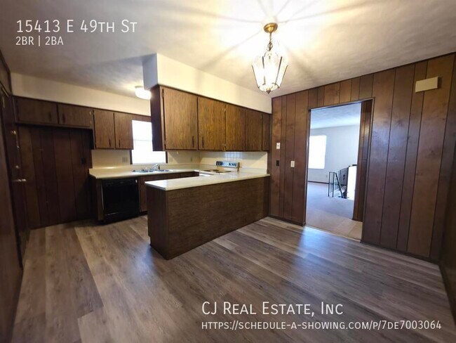 Building Photo - 15413 E 49th St