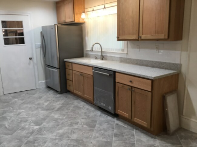 Foto del edificio - 312 Harvey Cir