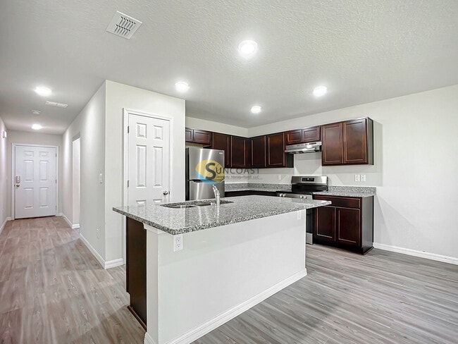 Foto del edificio - 108 Lynbrook Dr