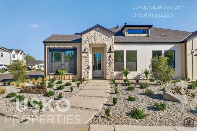 Foto del edificio - "Charming 2-Bedroom Retreat in Rocklin – Cozy 900 Sq Ft Home on Winding Lane!"