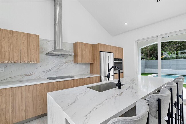 Foto del edificio - 58 NE 45th St