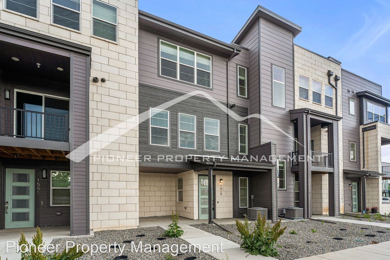 Primary Photo - 3 br, 4 bath House - 1565 W 68th Ave.