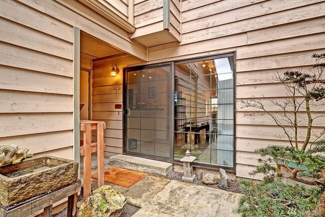 Back entry-way - 8408 18th Ave W