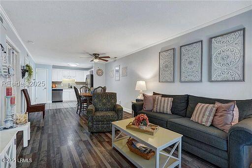 Foto del edificio - 104 Cordillo Pkwy