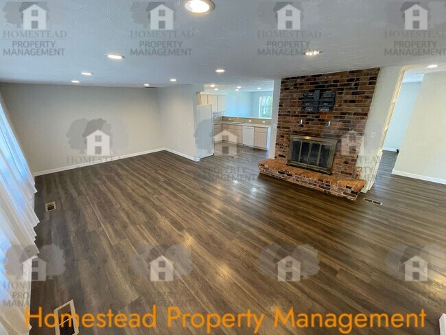 Foto del edificio - 130 Cottonwood Ct