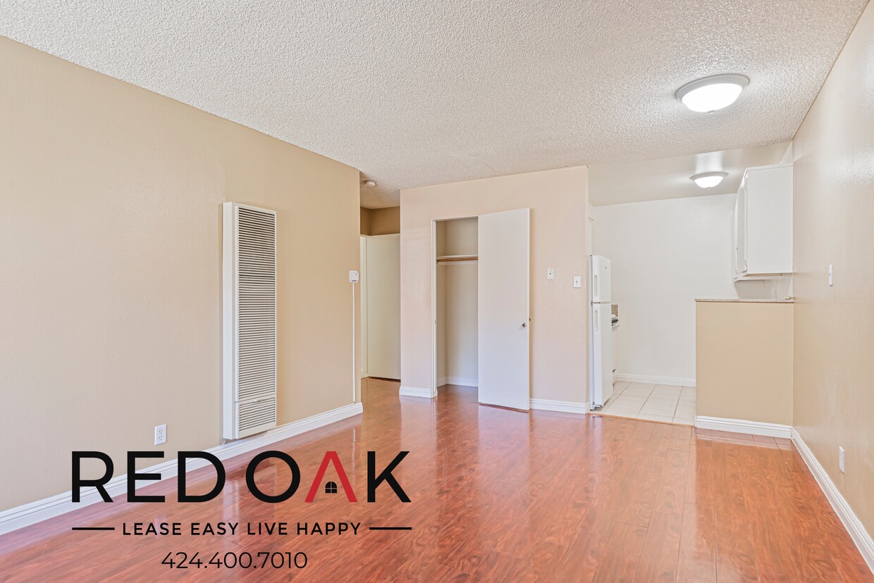 Foto principal - 17341 1/4 Hurley St-74