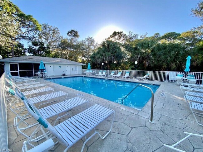 Foto del edificio - 290 Naples Cove Dr