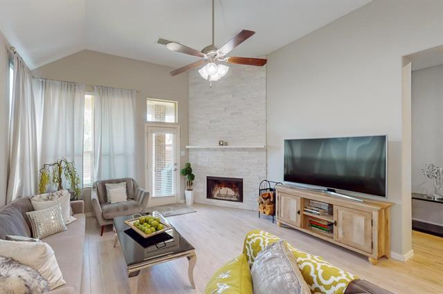 Building Photo - 2651 Lake Ridge Dr