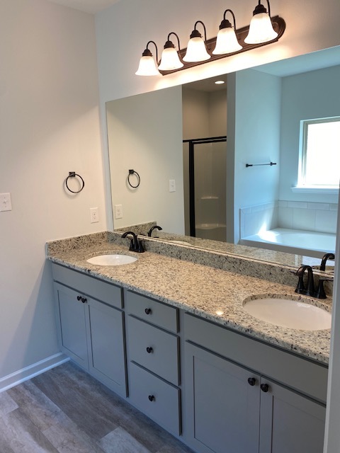 Master Bathroom - 18138 Terraceside Dr