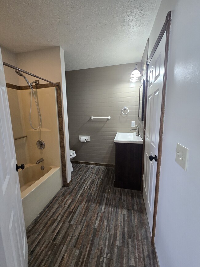 Foto del edificio - 6432 Jamison Way
