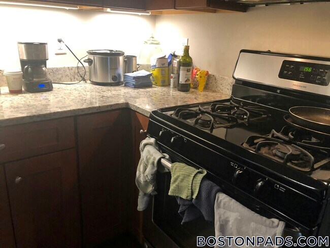 Building Photo - 46 Creighton St