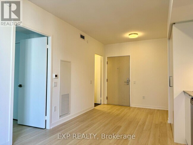 Photo du bâtiment - 500-500 Wilson Ave