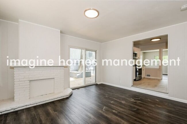 Building Photo - 853 Liggett Ave