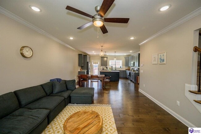 Building Photo - 907 Leafland Pl