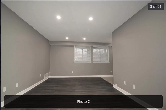 Living Room - 30060 W 12 Mile Rd