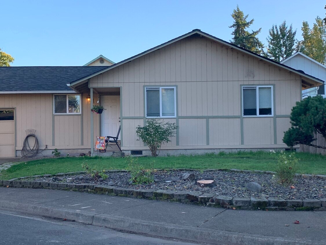 233 35th Ct, Springfield, OR 97478 House Rental in Springfield, OR