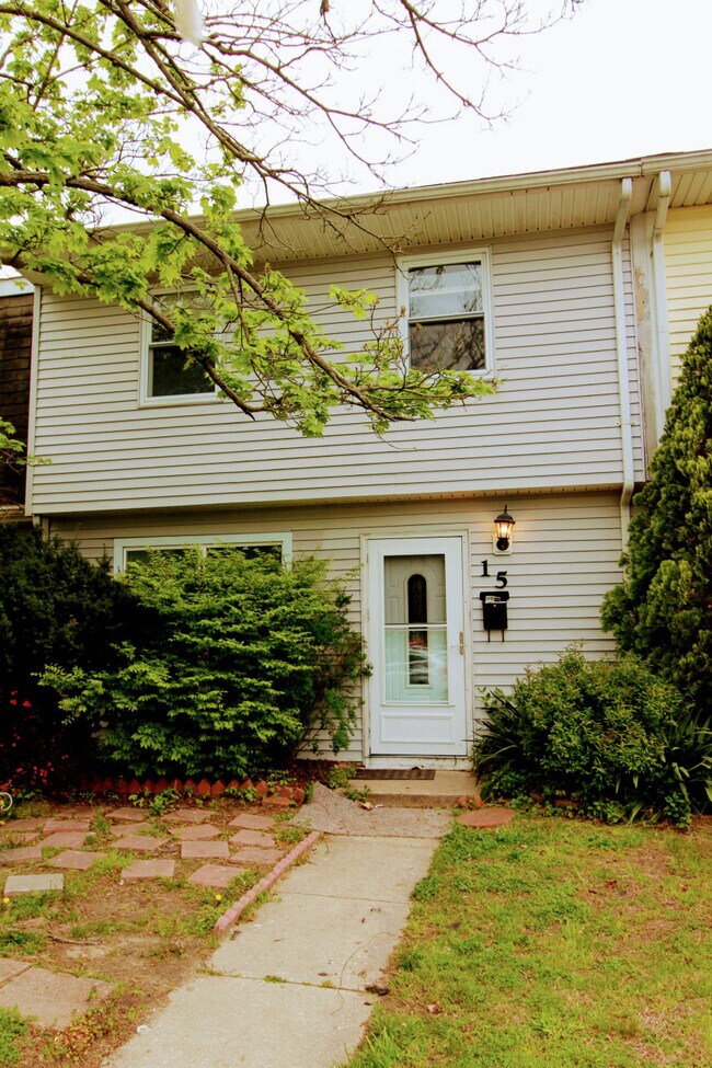 Building Photo - 15 Marcia ct