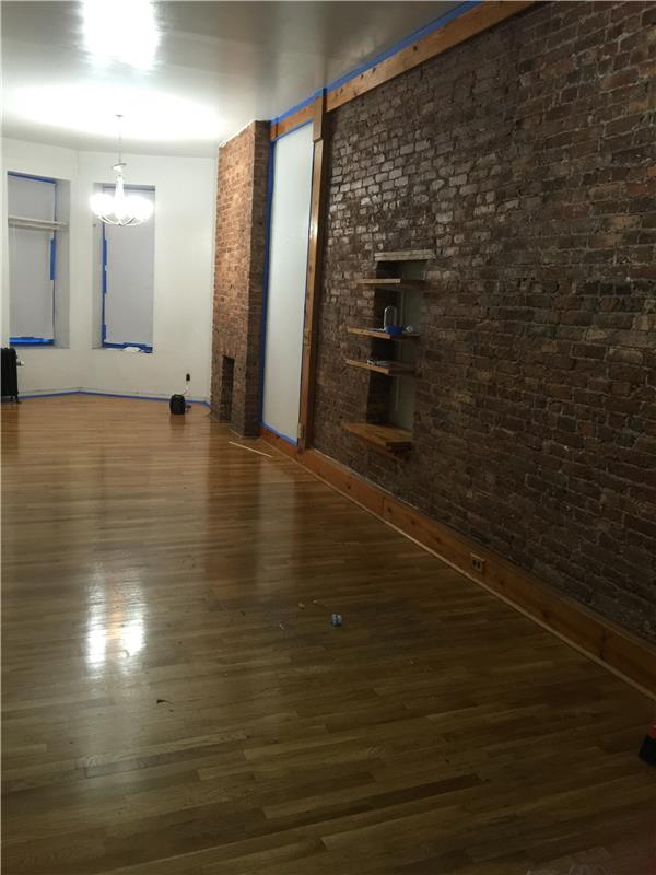 Building Photo - 319 3rd St