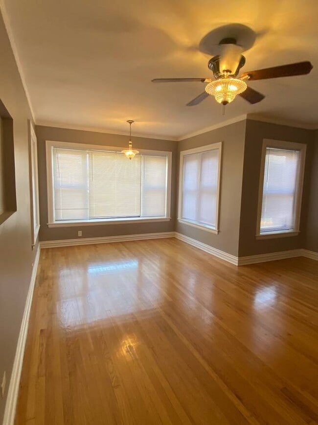 Foto del edificio - 7312 S Emerald Ave