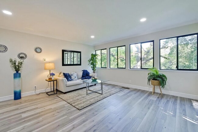 sala de estar - 17040 Holiday Dr