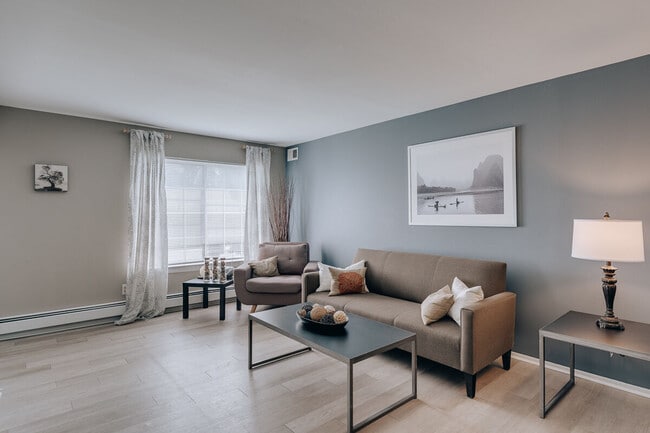 36355 Front St Unit Apt 1, New Baltimore, MI 48047