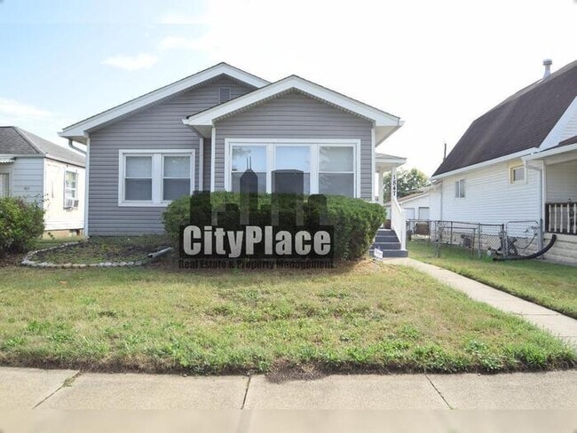 Building Photo - 1847 E Riverside Dr