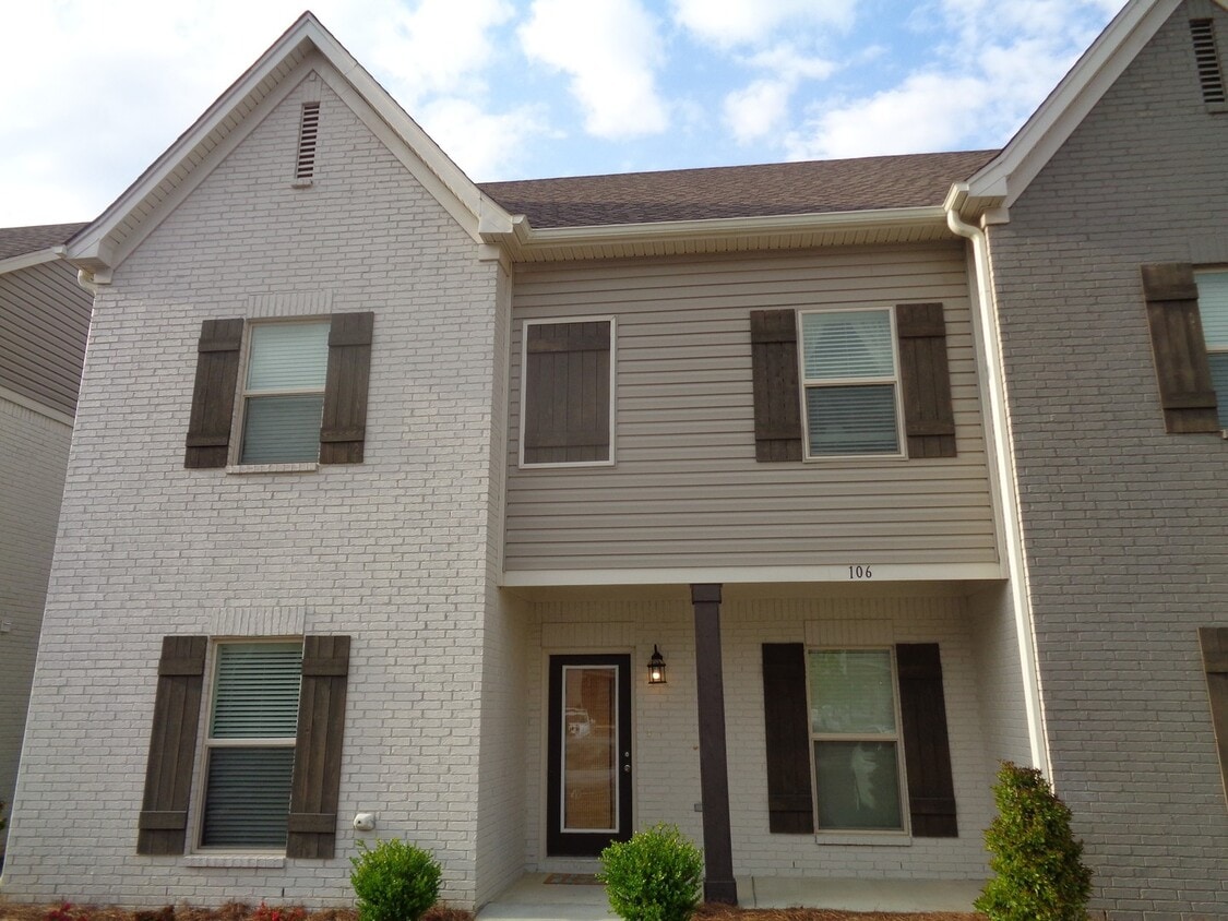 Primary Photo - 4BR/4.5BA For Rent