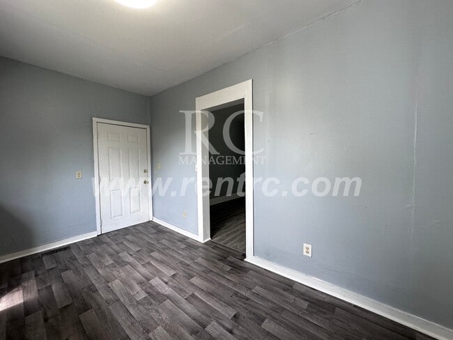 Building Photo - 92 Lake-