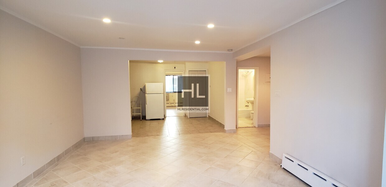 Primary Photo - VIDEO LINK - 32 STREET - PRIVATE ENTRANCE