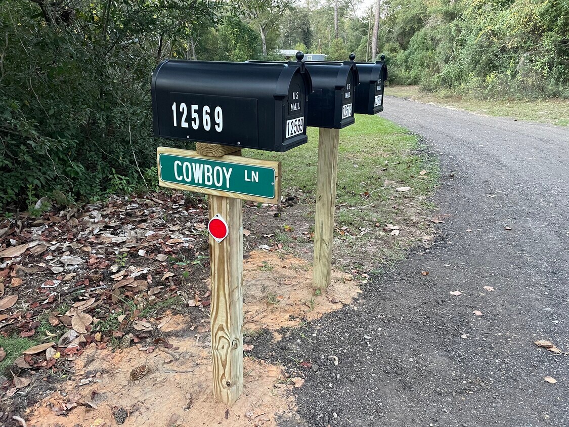 Foto del edificio - 12569 Cowboy Ln