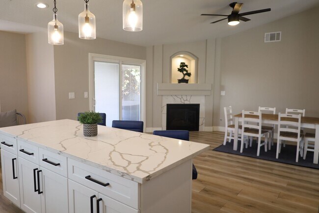 Foto del edificio - Fully Remodeled Single Story Home 3 Bedroo...