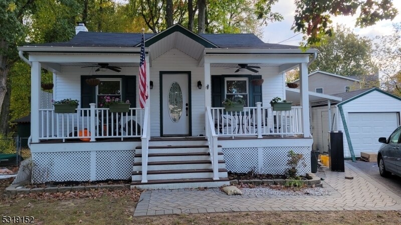 Foto principal - 30 Tulip Ct