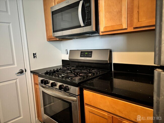 Building Photo - 263 Samuel Cir