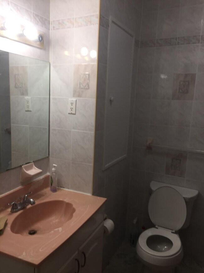 Foto del edificio - 1517 E 15th St