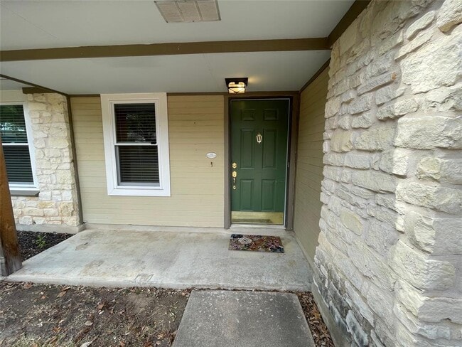 Foto del edificio - 8408 Dixon Dr