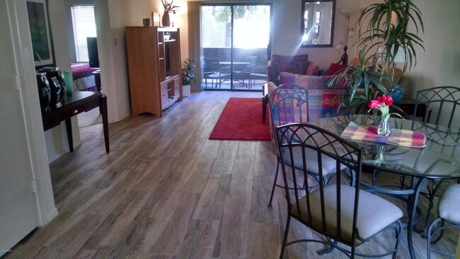 Foto del edificio - 9600 N 96th St