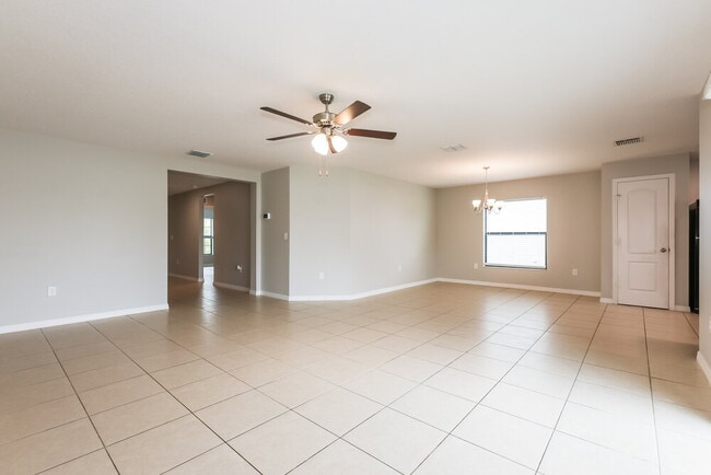 Building Photo - 1714 Chatham Green Cir