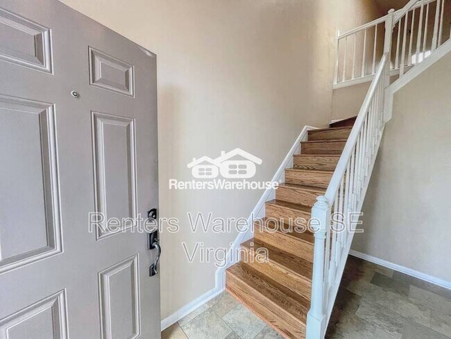 Building Photo - 1815 Calash Way