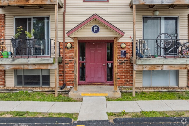 Building Photo - Rosewood Village
