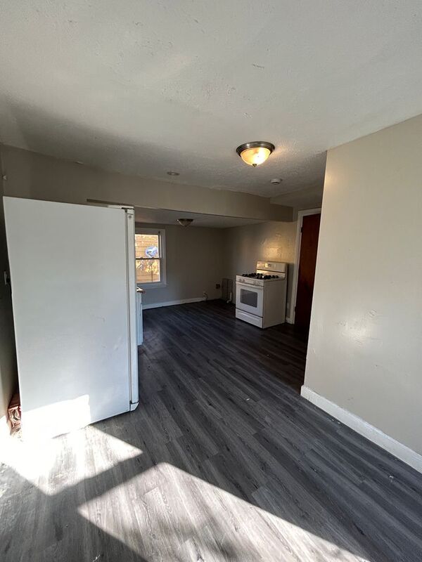 Building Photo - 3139 W 86th St