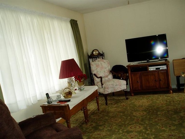Foto del edificio - 384 Fairview Cir