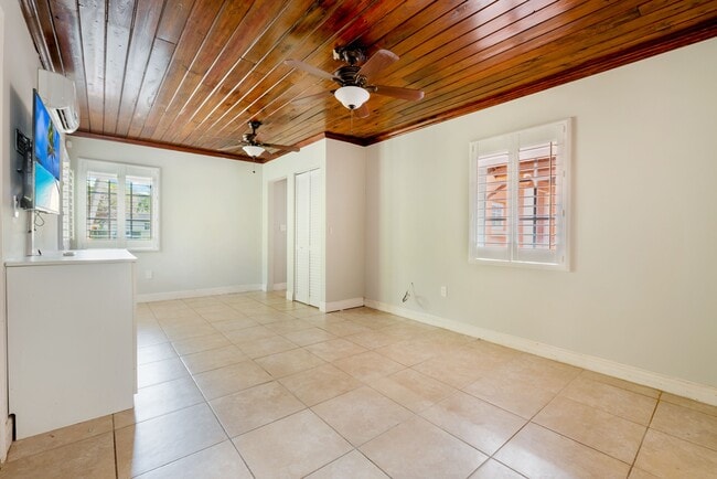 Building Photo - 1110 Pizarro St