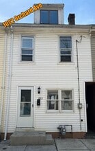 Building Photo - 1022 Orchard St