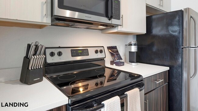 Foto del edificio - 9301 Summit Centre Way