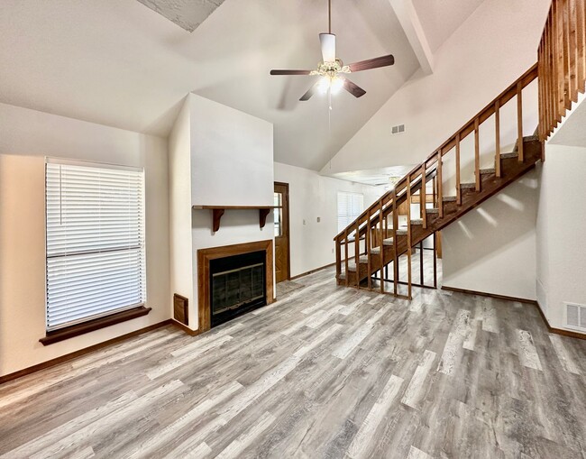 Building Photo - 2502 NE Kingsbriar Pl