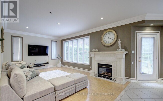 Building Photo - 119 Thornhill Woods Dr