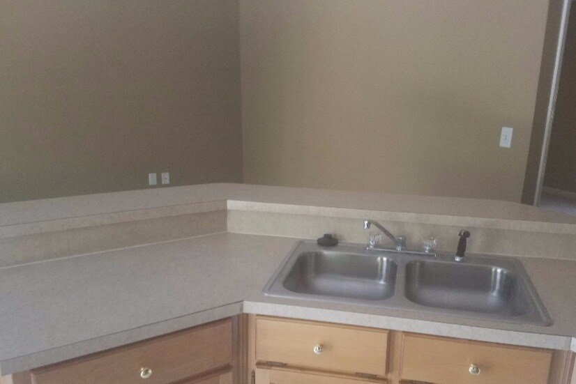 Kitchen Island - 3243 Wade St