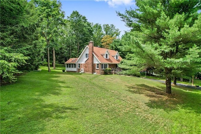 Building Photo - 160 Edgemont Rd