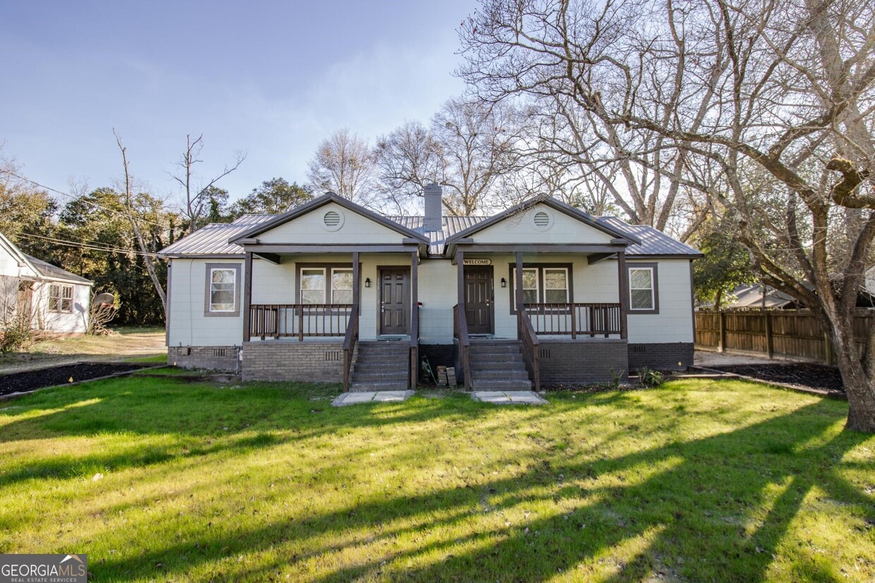 Primary Photo - 111 Isabelle St