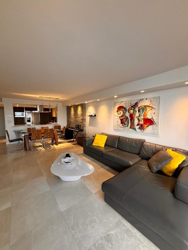 Foto principal - 3675 N Country Club Dr